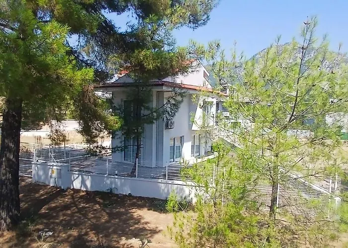 Belce & Bloom - Uezuemlue Vila